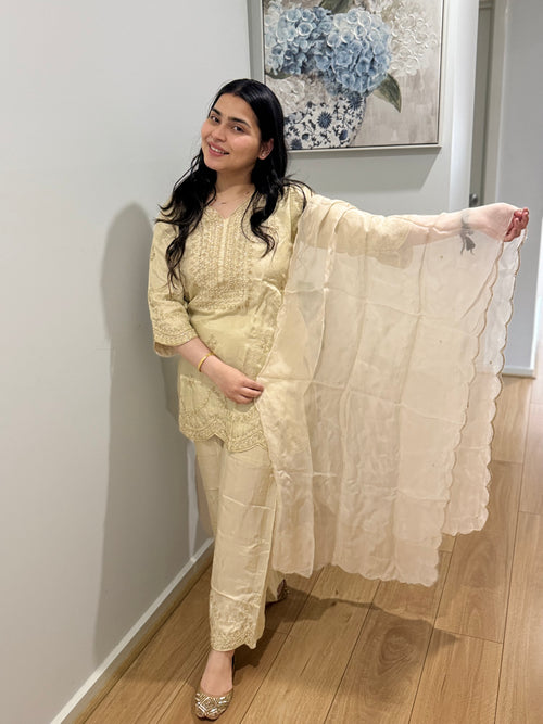 Aadya (Off-White)
